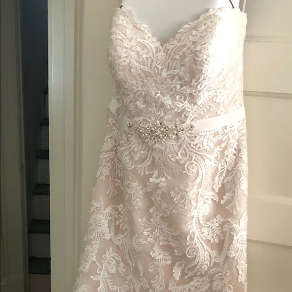 Maggie Sottero NEVER WORN wedding gown